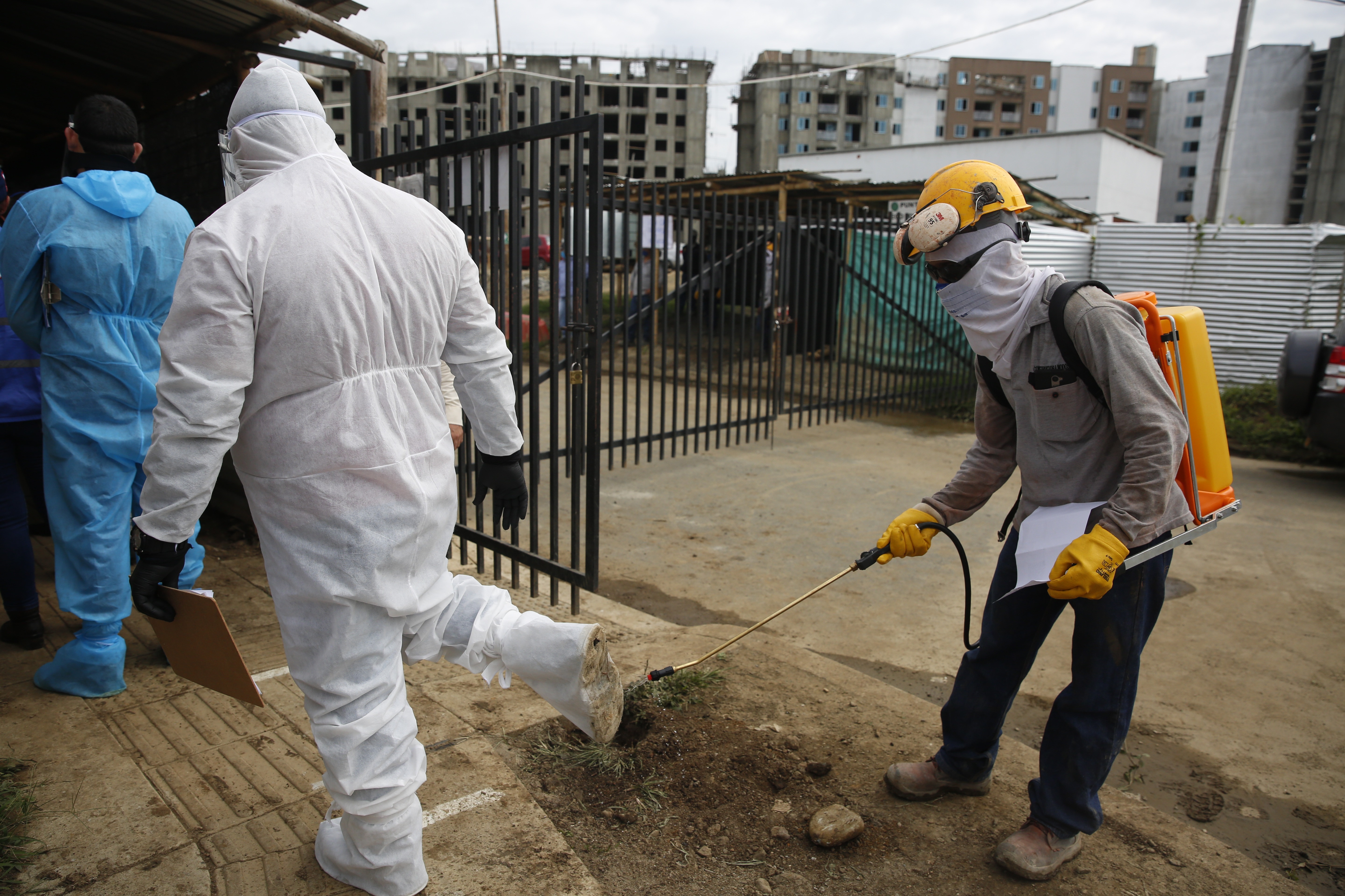 Continúan elevándose los contagios y los fallecidos en Colombia por coronavirus