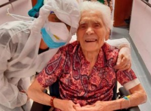 Mujer de 104 años sobreviviente de la gripe española se recupera del coronavirus