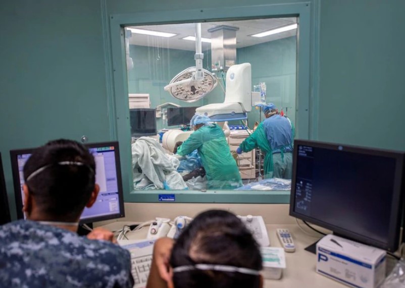 Nueva York ordenó a 40 hospitales suspender cirugías no esenciales tras aumento de contagios de Covid-19