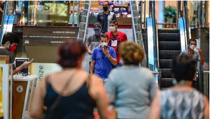 Casos de Covid-19 aumentaron tras reapertura de comercios en Blumenau, Brasil