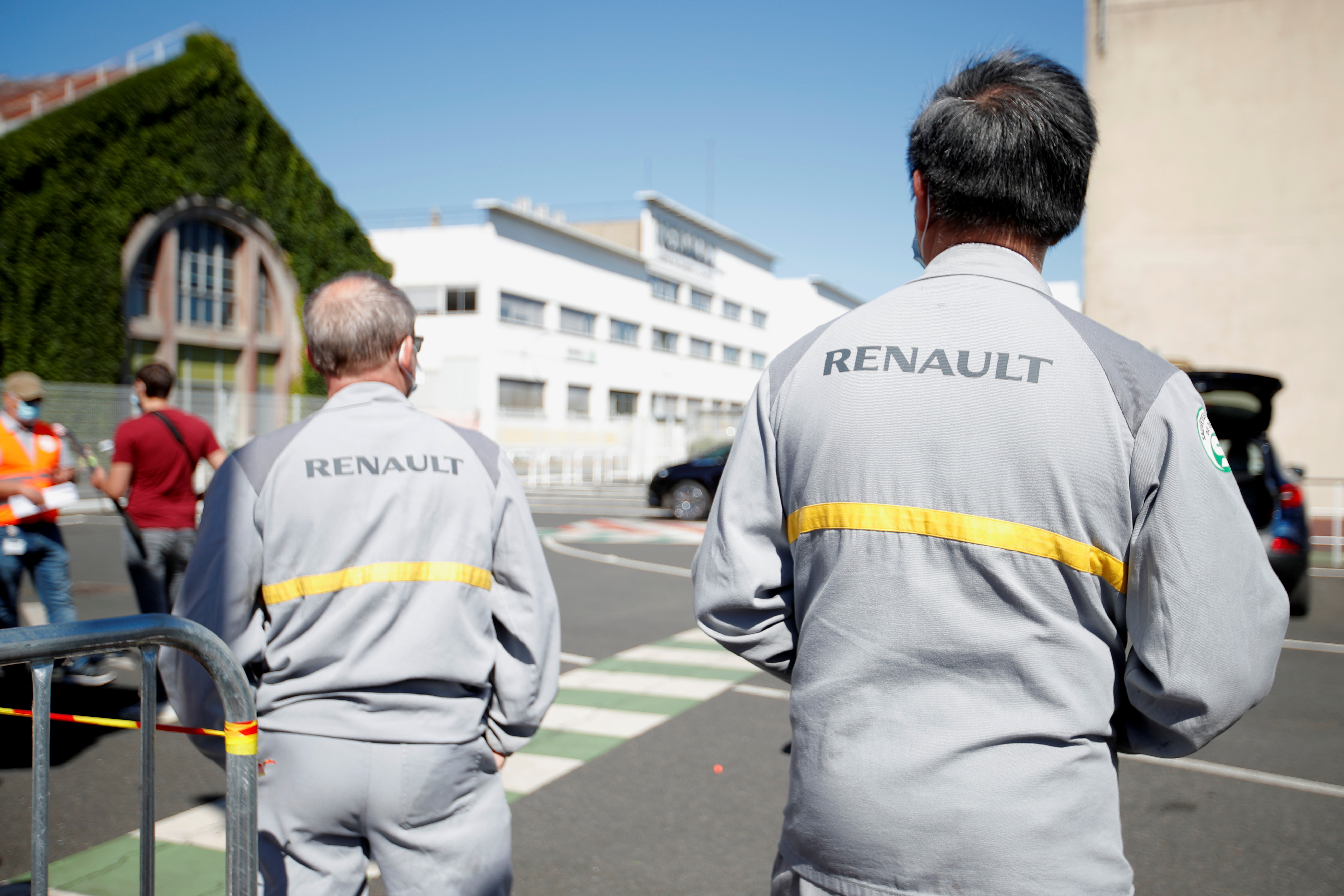 Renault anuncia que suprimirá 15.000 empleos en el mundo, 4.600 en Francia