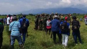 Indígenas retienen a 31 uniformados tras ataques en Colombia