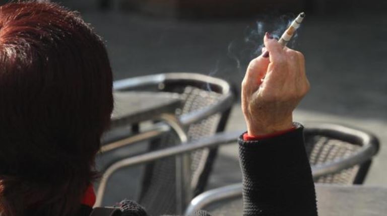Por qué hay tantos fumadores que nunca contraen cáncer de pulmón