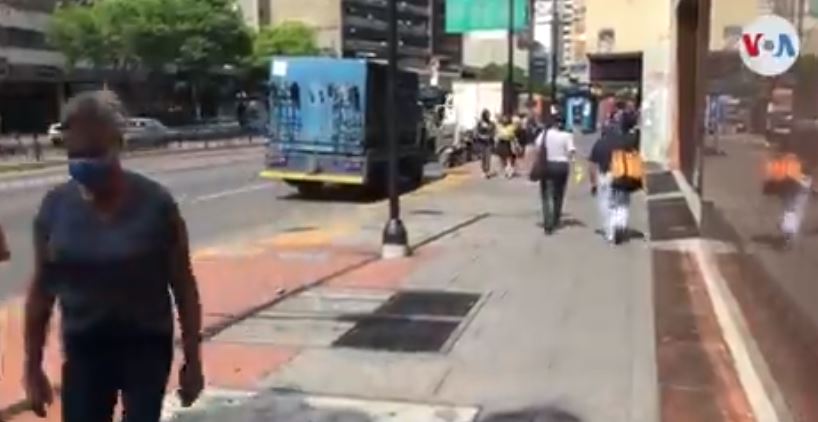 Venezolanos se preparan para celebrar el Día de las Madres en medio de la pandemia (Video)