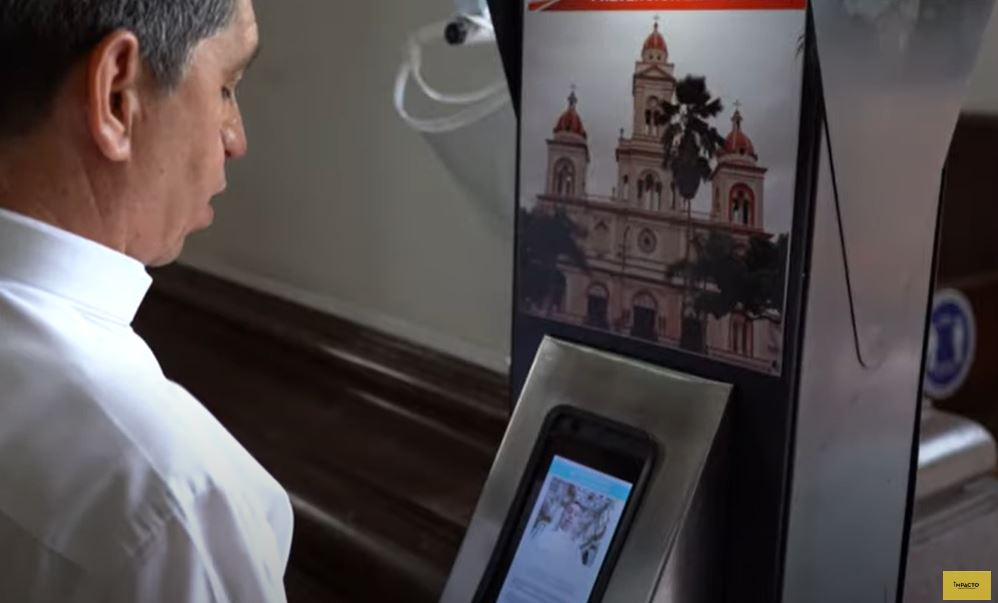 Iglesia colombiana creó un aparato para detectar síntomas del Covid-19 (Video)