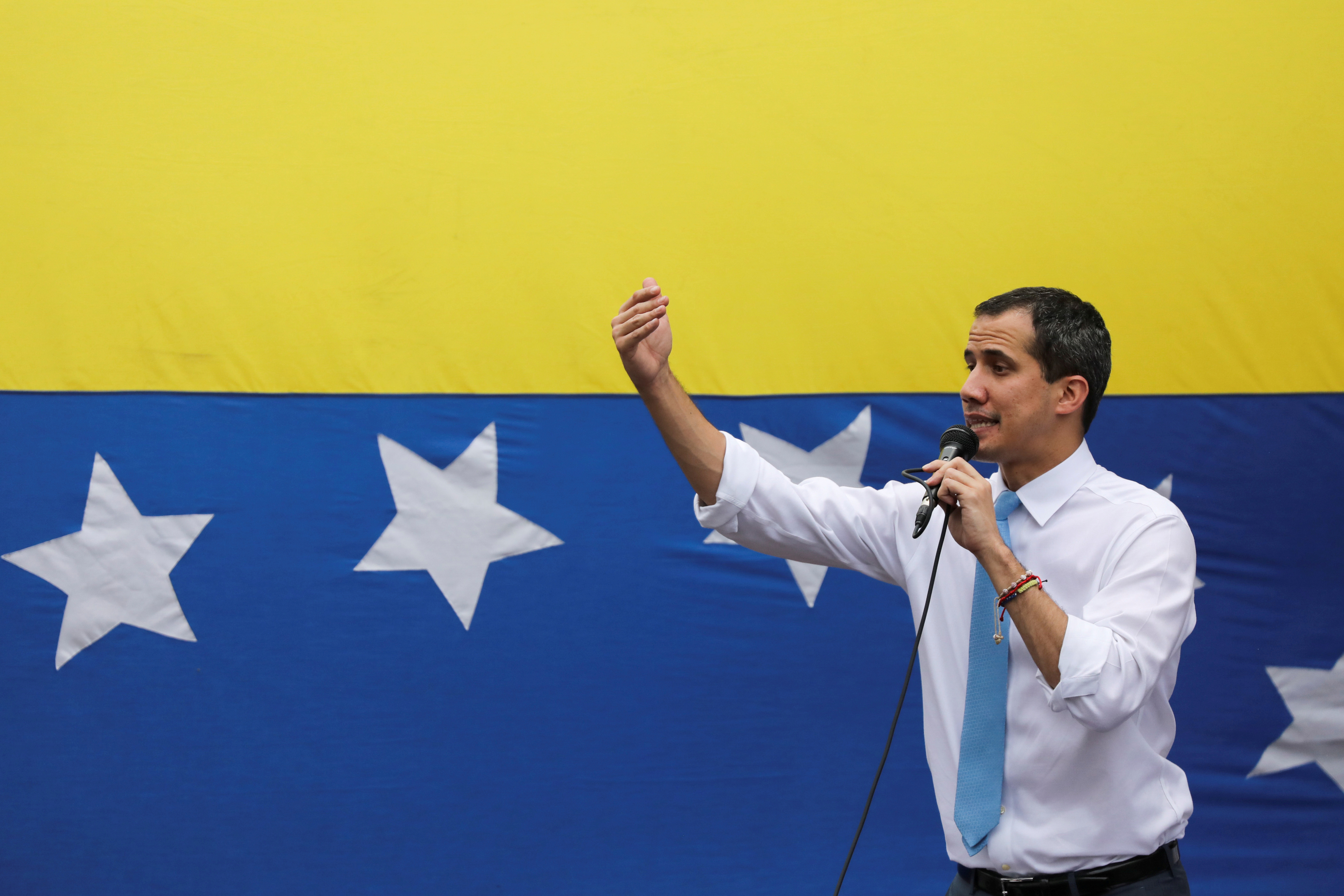 Guaidó: Los maestros están dando la mejor lección a nuestro país, la de lucha por sus derechos y el futuro de nuestros niños