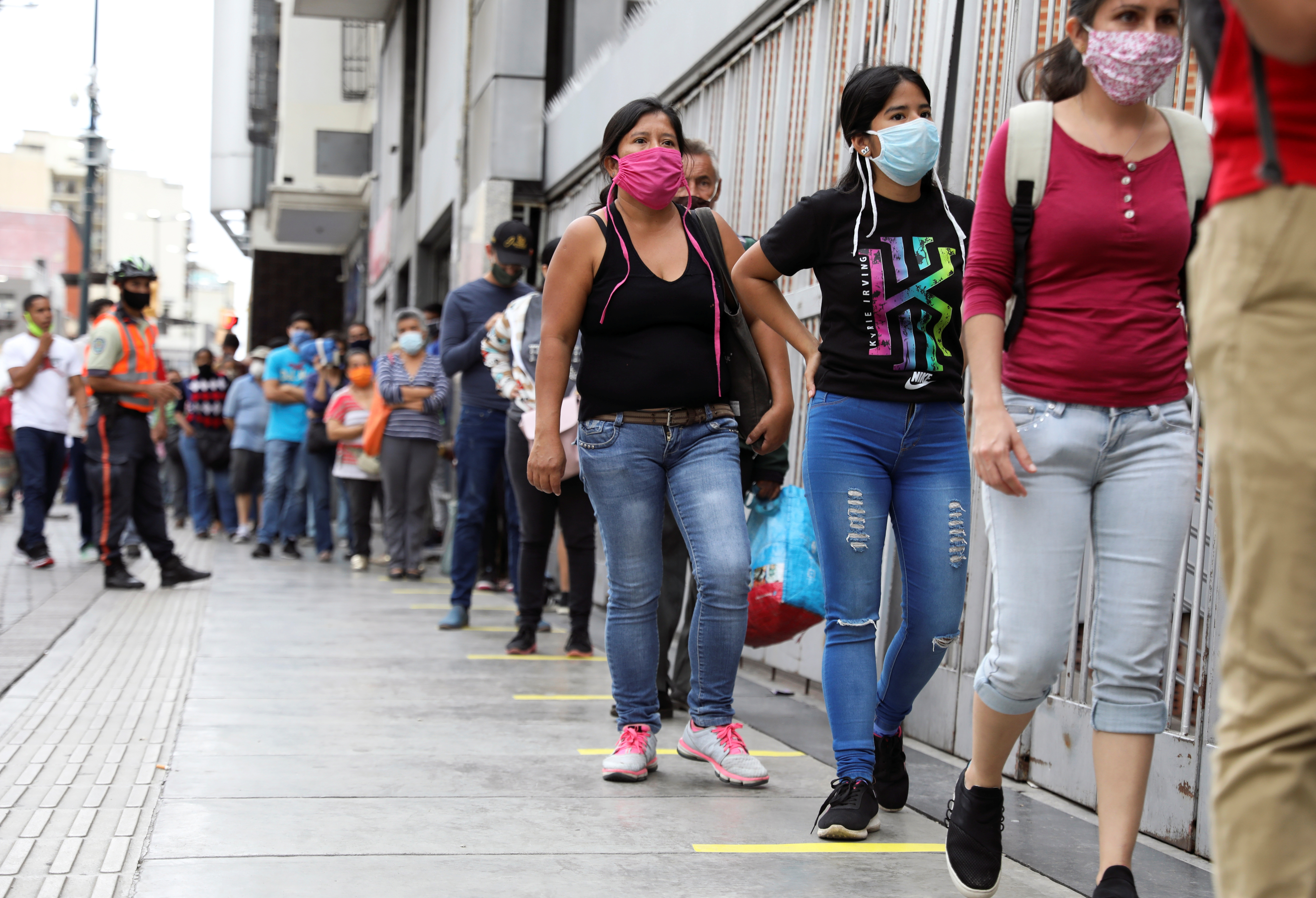 El coronavirus llevará al cierre de 2,7 millones de empresas en América Latina, según Cepal