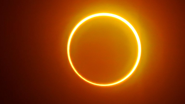 Eclipse total de Sol en Sagitario del #14Dic: Sus efectos sobre cada signo del zodiaco