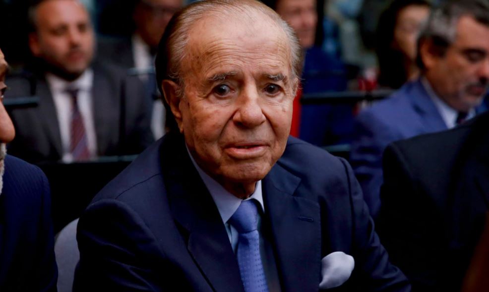 Expresidente argentino Menem fue hospitalizado dos días después de recibir alta