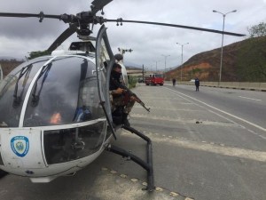 Por cielo y tierra, las Faes despliega operativo en La Bonanza para dar con homicidas de comisionado de la PNB