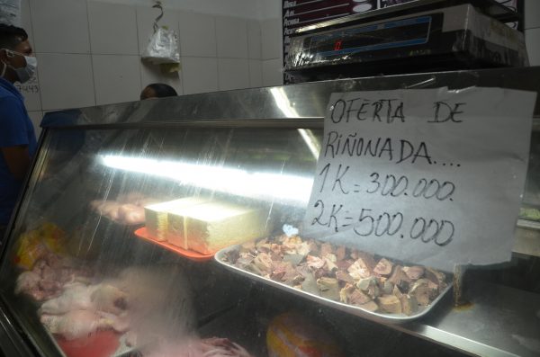 Vísceras y paticas de pollo es lo que más compran los venezolanos