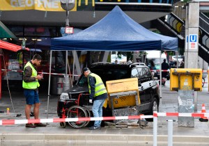 Al menos ocho heridos tras la embestida de un carro contra peatones en Alemania