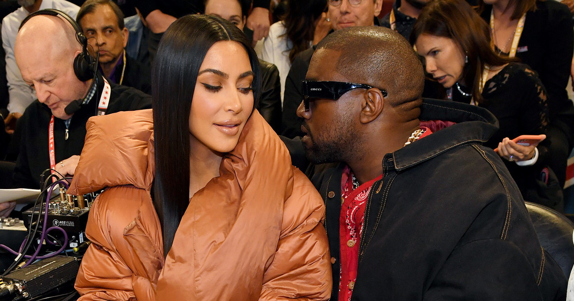 Kim Kardashian está “furiosa” con Kanye West por hablar sobre North en el mitin de campaña