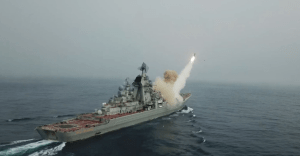 ¿Mensaje de guerra? Rusia disparó misiles en el mar de Barents para mostrar su poderío militar (Video)
