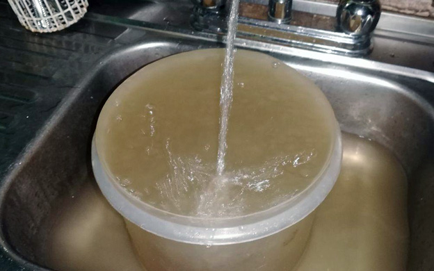 EN VIDEO: Cuestionan calidad del agua en Caracas