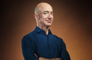 De parrillero en McDonald’s a CEO de Amazon: Cómo Jeff Bezos se convirtió en el hombre más rico del mundo