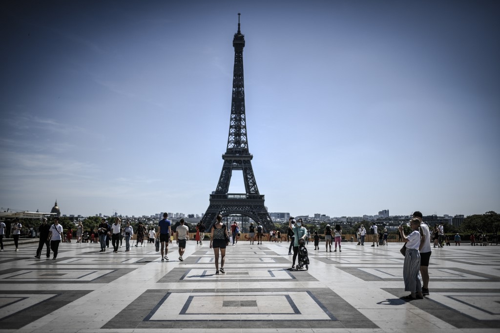 La Torre Eiffel se iluminará con los colores de Ucrania para mostrar su apoyo tras la invasión rusa