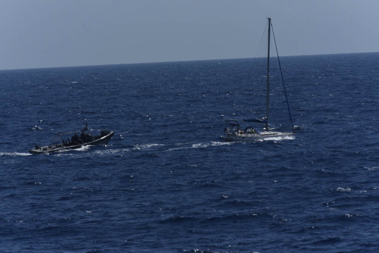 Frente a aguas venezolanas, Guardia Costera del Caribe incautó importante carga de cocaína (FOTOS)