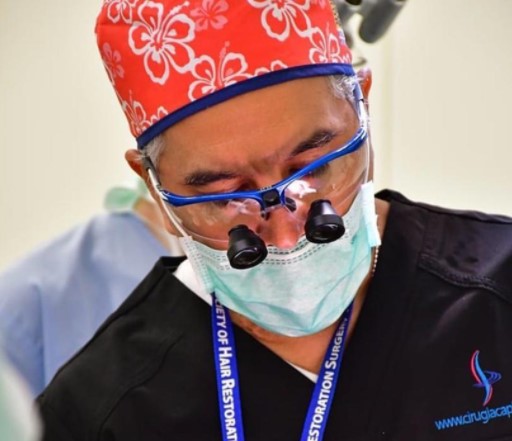 El líder de la cirugía capilar en Venezuela: No existe ninguna cirugía perfecta practicada en manos inexpertas