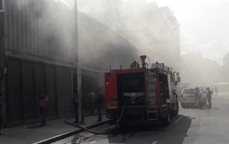 Bomberos atendieron incendio dentro de un mercado de Capitolio este #23Sep (Fotos)