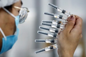 China negocia con la OMS sobre el uso de su vacuna de Covid-19 a nivel mundial