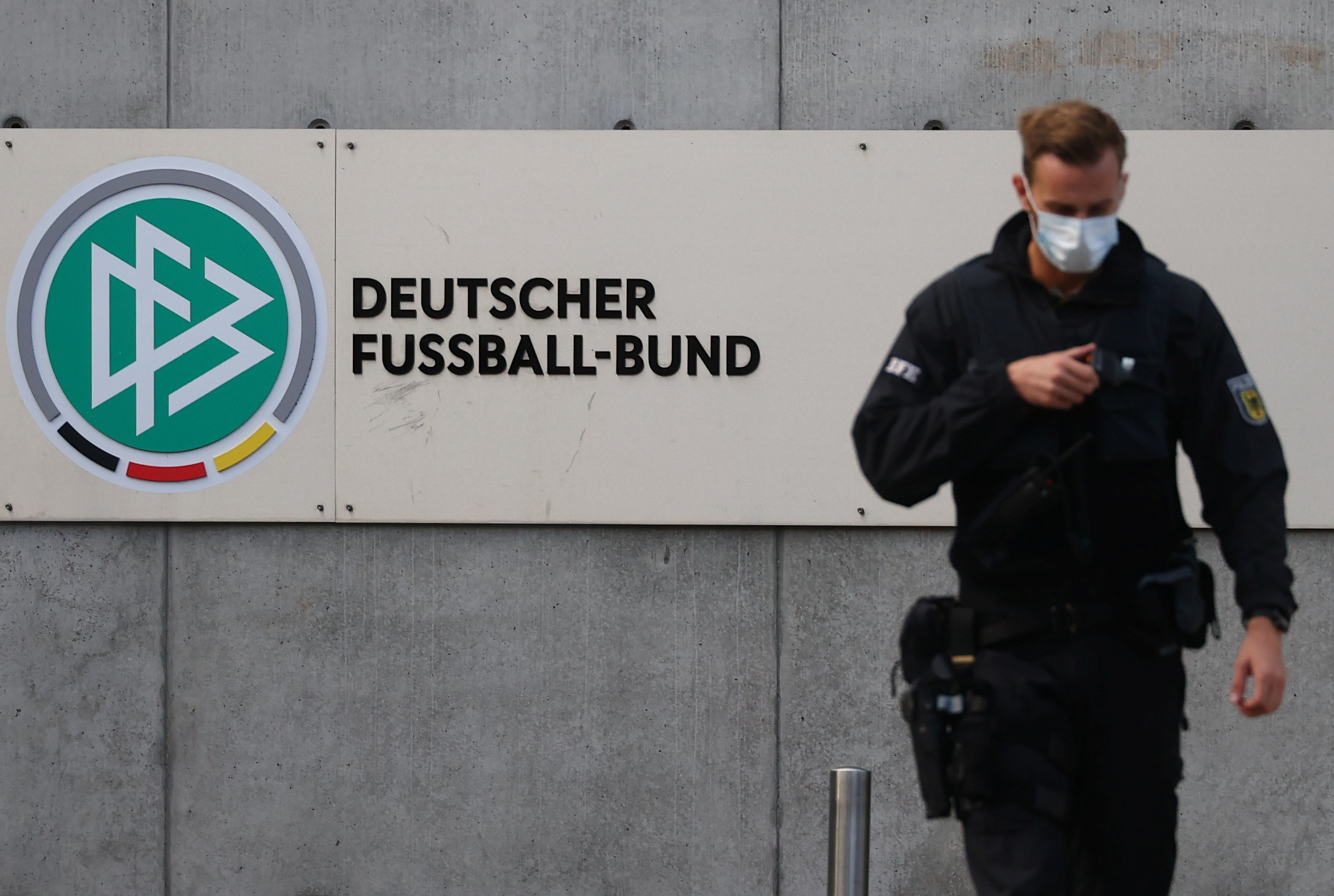 Registran oficinas y casas de Federación Alemana de Fútbol en caso por evasión fiscal