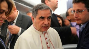 Cardenal Becciu pagó a una mujer 500.000 euros para supuesta red diplomática