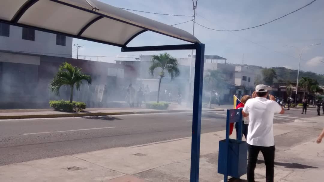 Foro Penal denuncia que manifestantes detenidos en Yaracuy con medidas cautelares permanecen secuestrados