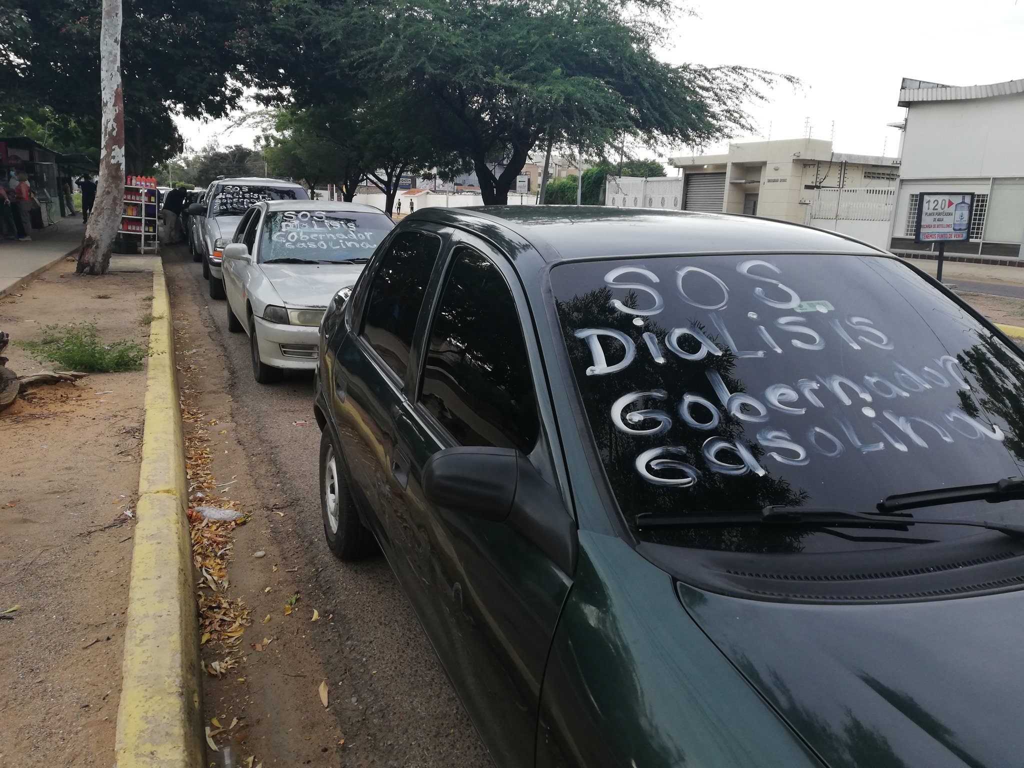 Pacientes renales en Maracaibo piden gasolina para poder trasladarse a las unidades de diálisis #19Oct (FOTOS)
