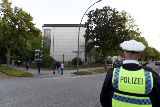Herido grave un joven en un ataque frente a la sinagoga de Hamburgo