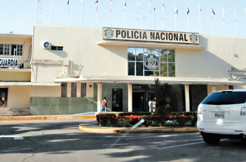 Policías en Panamá improvisaron un punto de control para abusar de joven venezolana