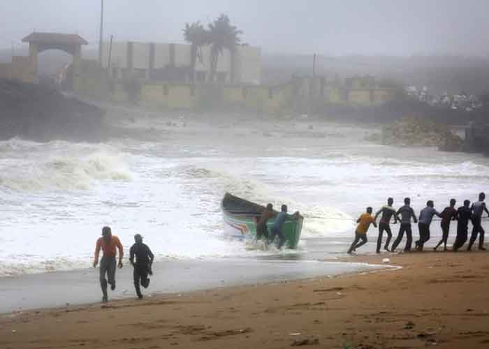 Evacúan a miles de personas en sureste de India ante llegada de ciclón