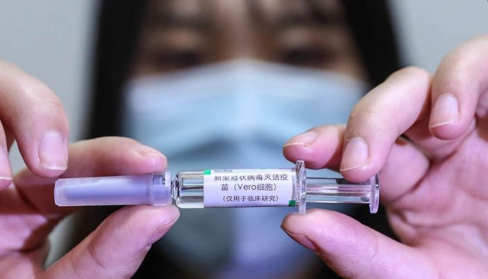 Casi 1 millón de personas ha recibido la vacuna en China, según farmacéutica