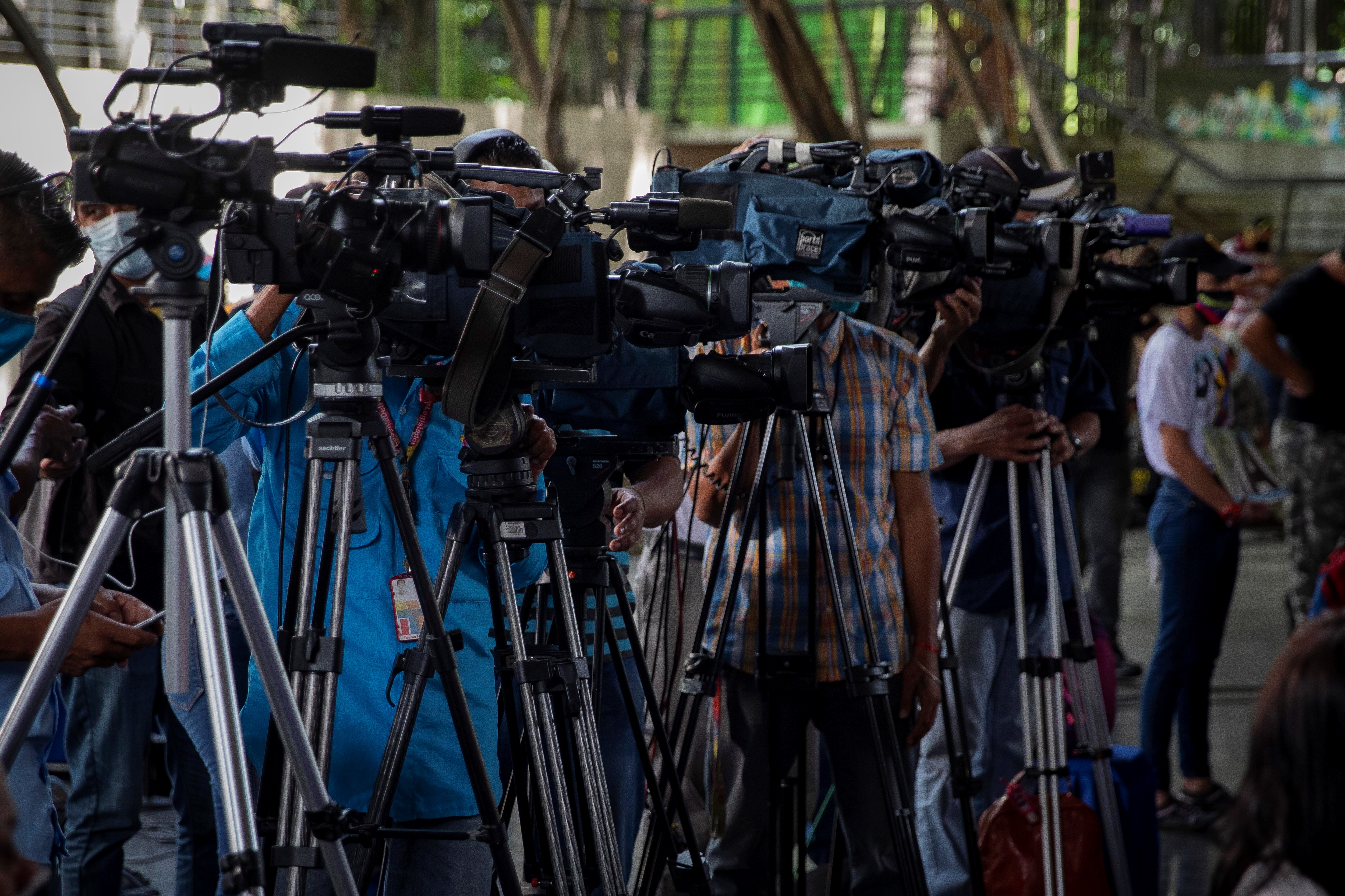 Censura, represión y crisis económica: El 2021 fue desolador para el periodismo en América Latina