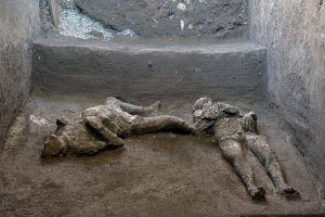 Hallaron restos intactos de dos hombres que murieron por la erupción del Vesubio (Fotos)
