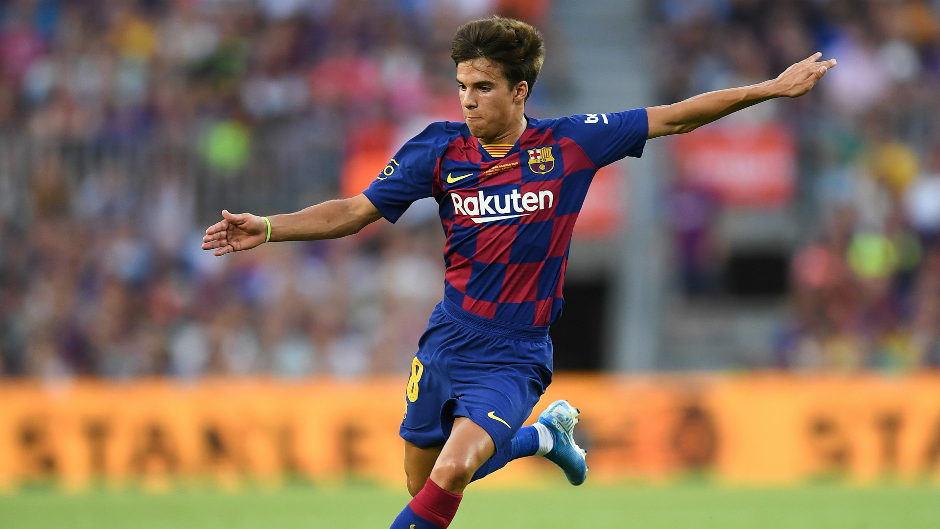 La reacción de un futbolista del Barcelona increpado por un fanático que se hizo viral (VIDEO)