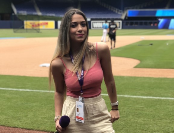 María Cristina Santoro brilla como periodista deportivo