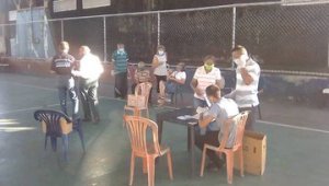 Activos y organizados: Habitantes en Apure realizan colas para participar en la Consulta Popular #12Dic (FOTOS)