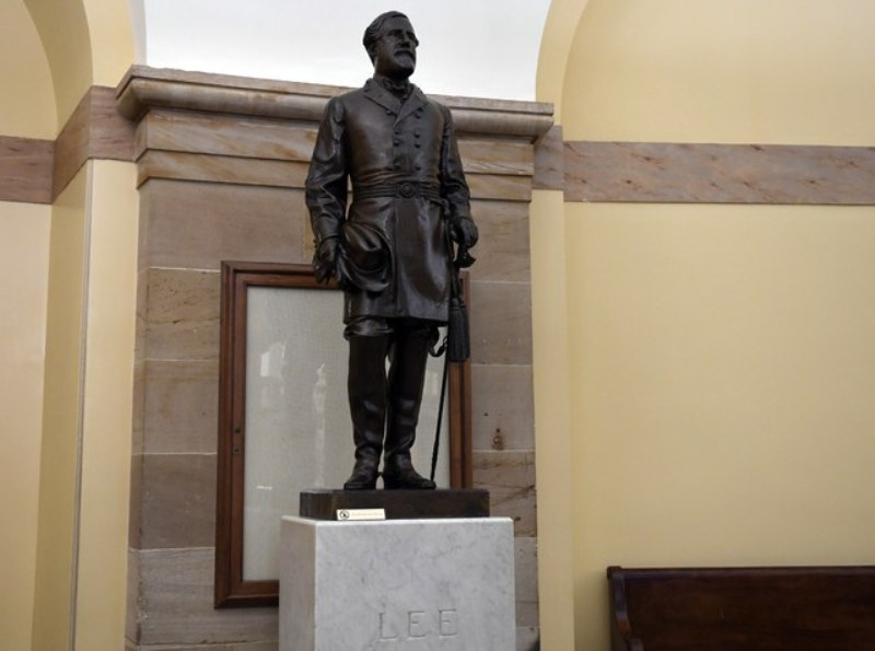 Desmontan estatua del líder sudista en Congreso de EEUU