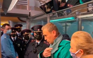 Abogado de Navalny denuncia que no le permiten hablar con su cliente