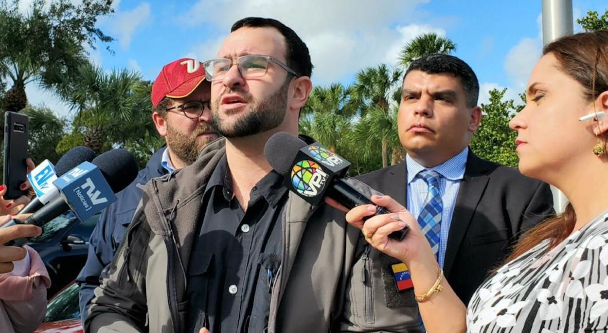 Brian Fincheltub: El incendio en la UCV es el reflejo del comunismo, un fuego que arrasa con todo