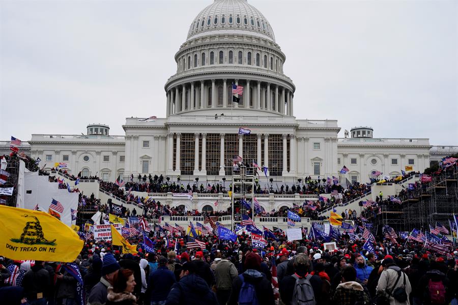 Identificaron a las cuatro víctimas mortales del asalto al Congreso de EEUU