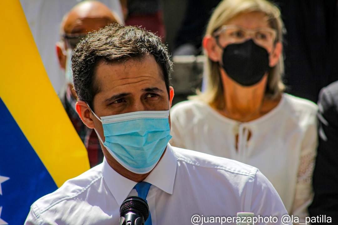 Guaidó aplaudió que el papa Francisco apoye decisión de Colombia de proteger a los migrantes venezolanos (VIDEO)