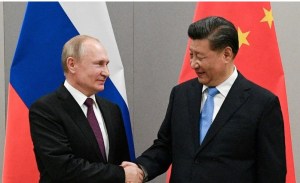 Putin felicitó a su “amigo” Xi Jinping por otro mandato que perpetúa su poder en China