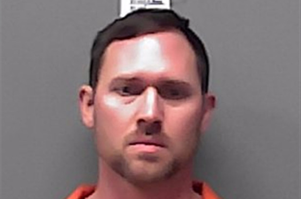 Hombre de Alabama atacó a su esposa con vidrios rotos y una sierra circular