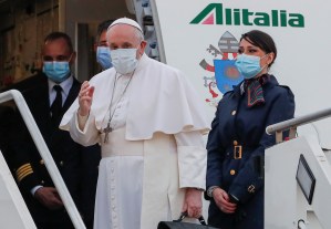 El papa Francisco parte de Roma rumbo a Irak para visita histórica