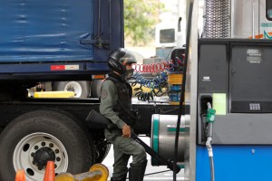 Transportistas venezolanos exigen mayor oferta y calidad de combustible tras aumento del diésel