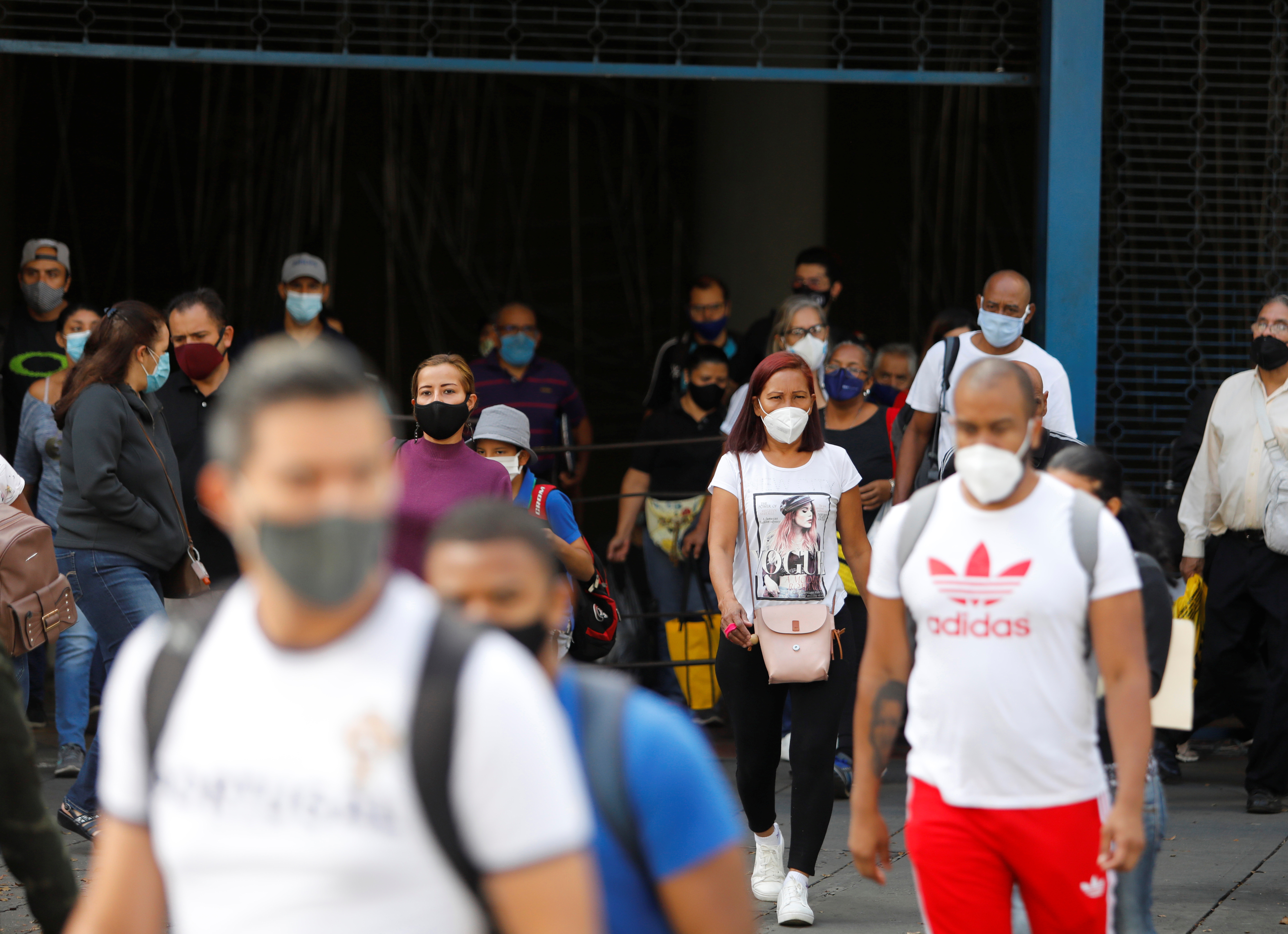 Médicos alertan sobre el relajo de medidas ante el Covid-19 en Venezuela