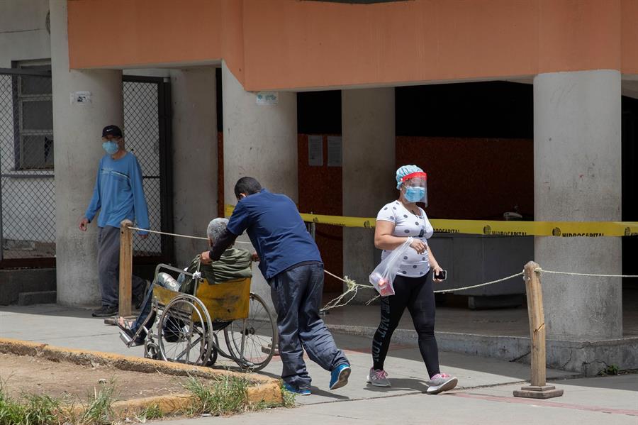 Entre la crisis y el miedo al colapso, Venezuela llega a su momento más crítico con el coronavirus