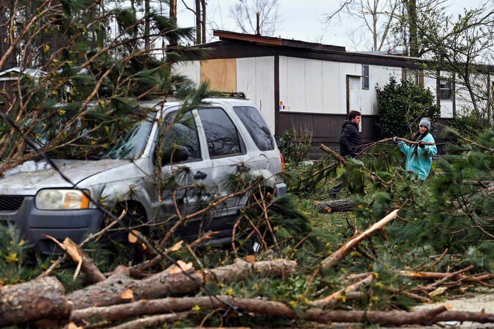 Al menos cinco personas han muerto en EEUU por tornados que azotan el estado de Alabama